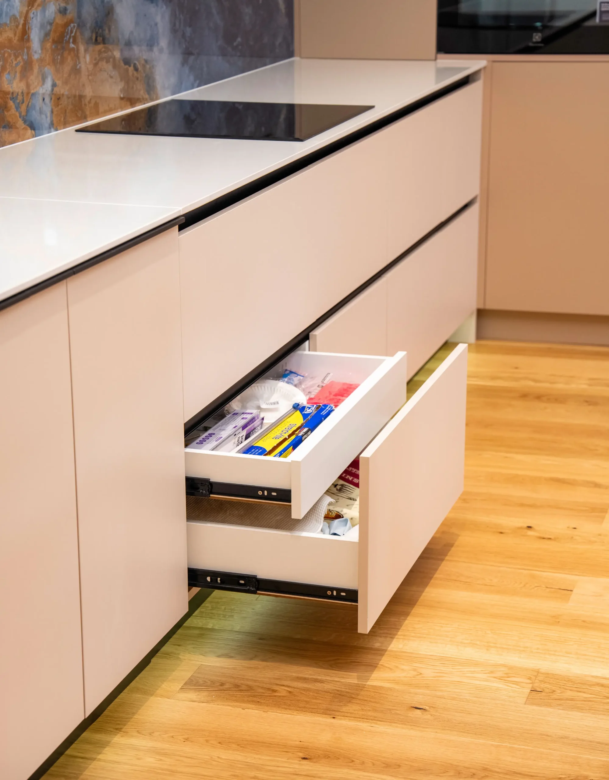 Organisierter Küchenschubkasten